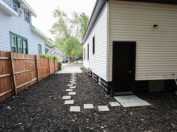 5th image of 318 Catherine Ave