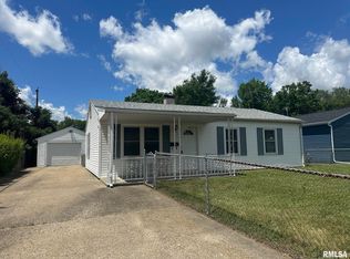 1403 Alton St, Pekin, IL