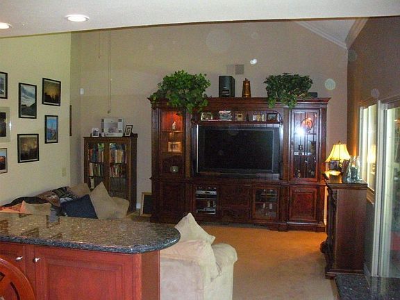 2nd image of 2044 Mustang Cir