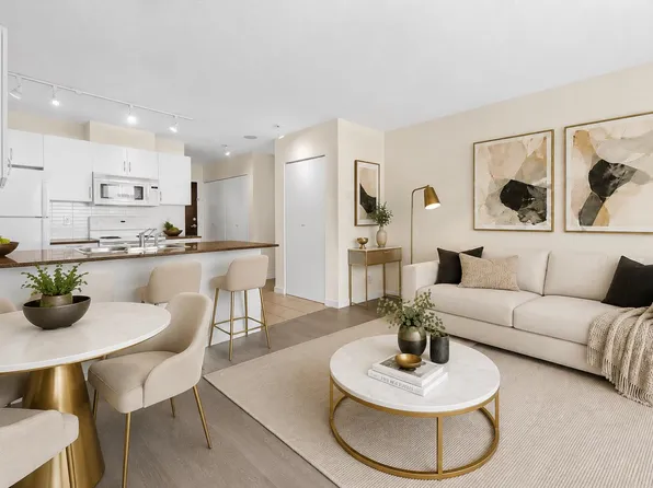 938 Smithe St #1613, Vancouver, BC V6Z 3H8