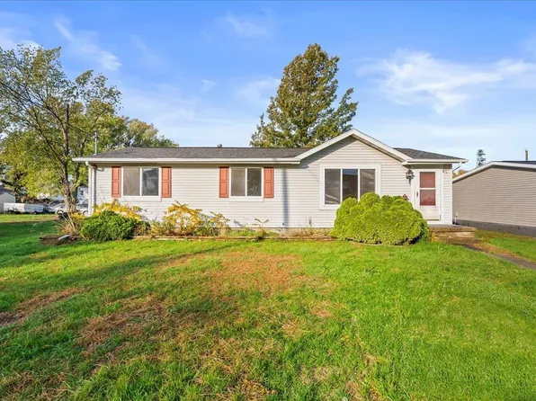 1749 N Raymond Rd, Dewar, IA 50623