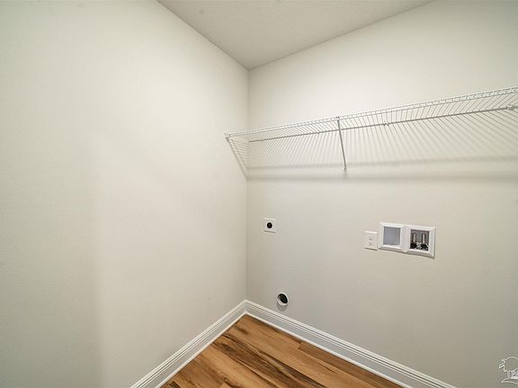 5th image of 415 Kingsbridge Dr #23B