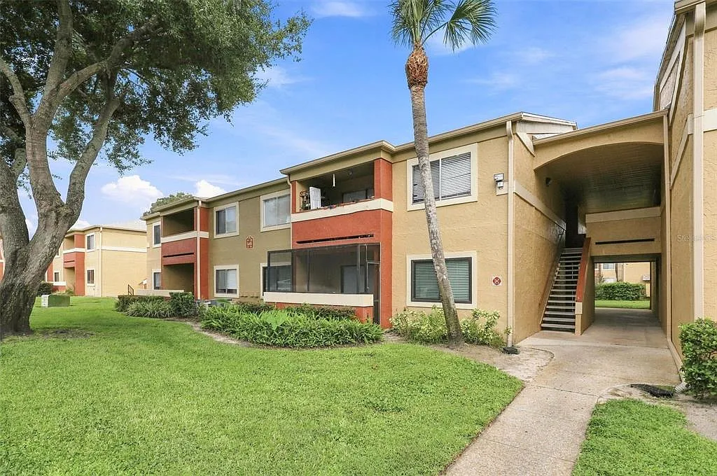 2 bed, 2.0 bath, 1126 sqft, $1,650 — Photo 3