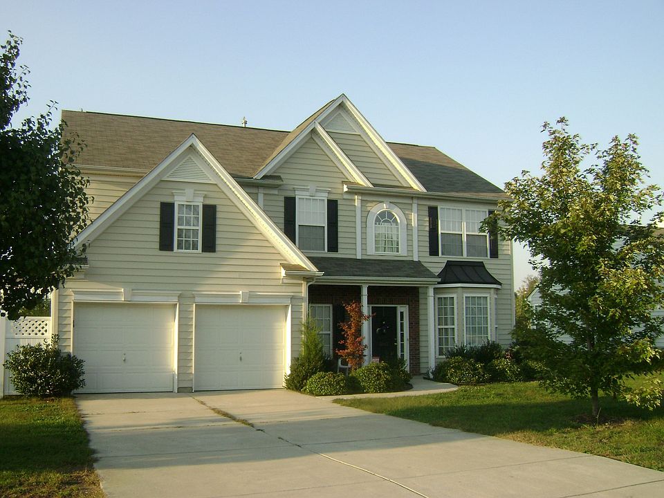 5867 Crimson Oak Ct  Harrisburg, NC