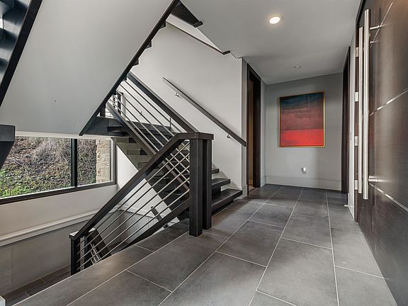 3rd image of 90 Ridgewood Rd