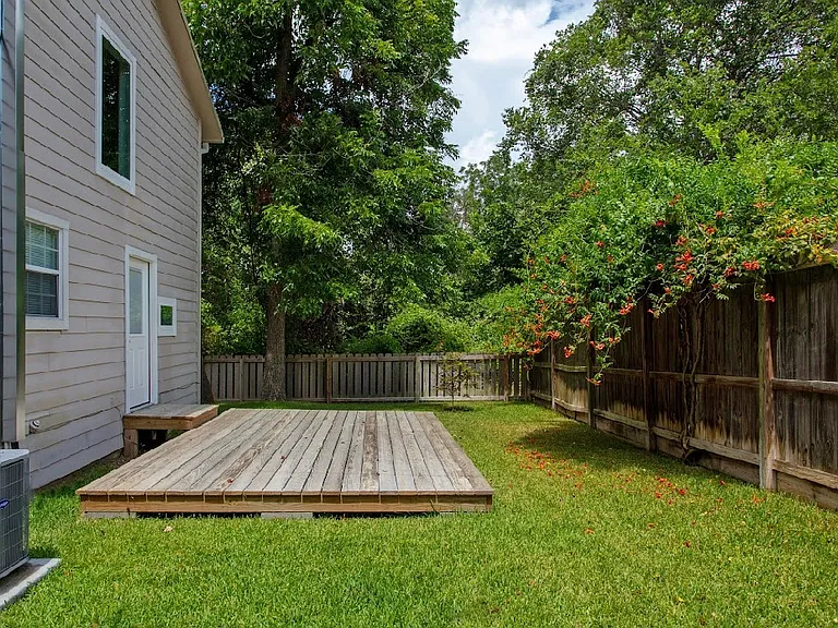 511 Homestead St — Photo 24