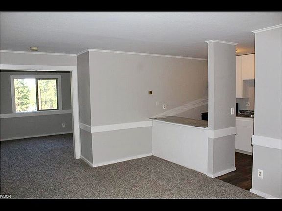 Bright and clean unit, new paint and flooring throughout.
