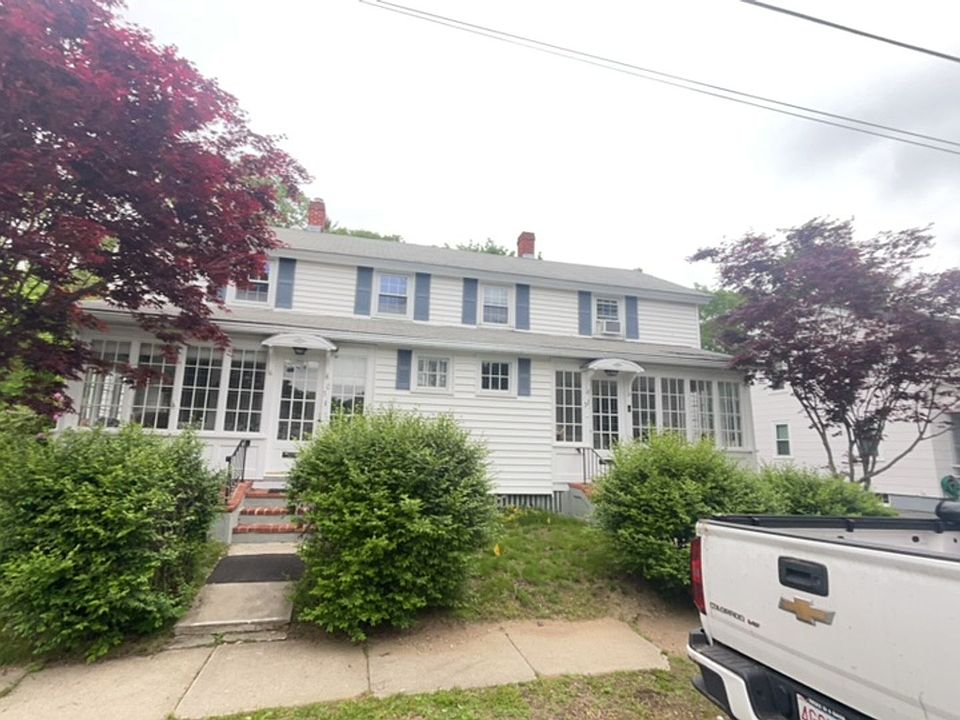 1st image of 50-52 Roosevelt St #50