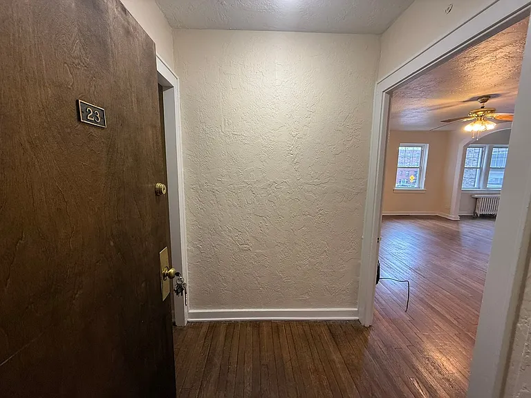 King Edward Annex Apartments — Photo 11