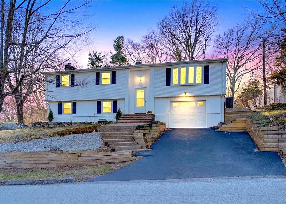 1st image of 155 Birkshire Dr