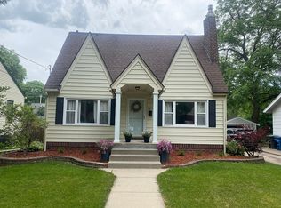 2011 39th St, Des Moines, IA 50310