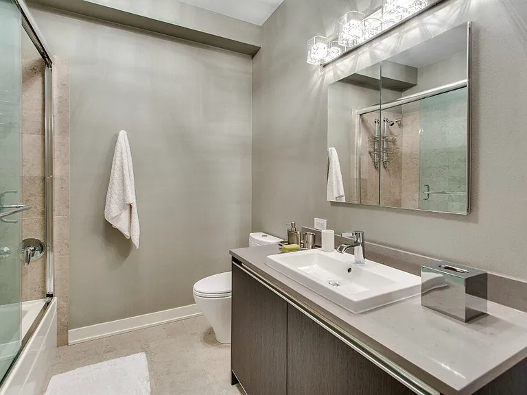 225 N Columbus Dr #5510 — Photo 33
