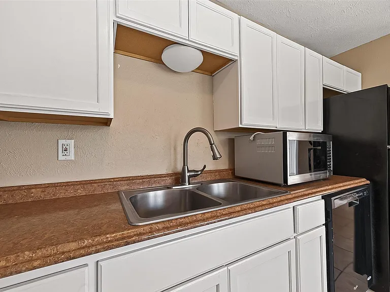 7410 La Granada Dr — Photo 18