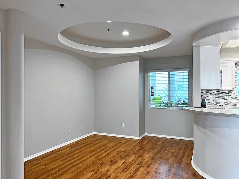 12712 Moorpark St #305 — Photo 5