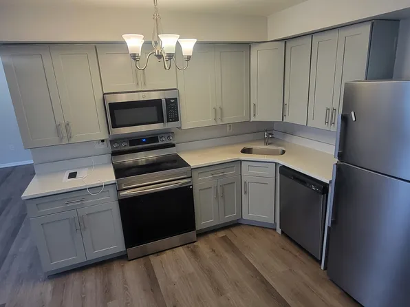 201 Tonnelle Avenue image 1 of 13