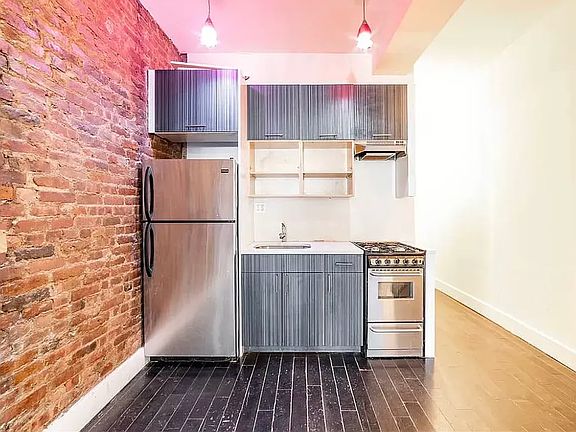 3rd image of 1064 Putnam Ave #1