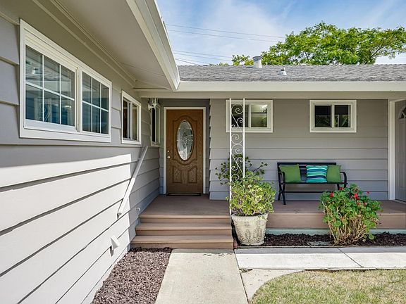 3rd image of 6362 Blackwood Dr