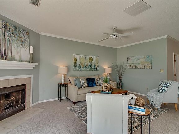 5th image of 1304 Lake Dr