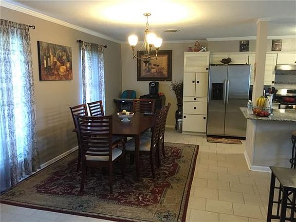 4th image of 3567 Cloverdale Ln