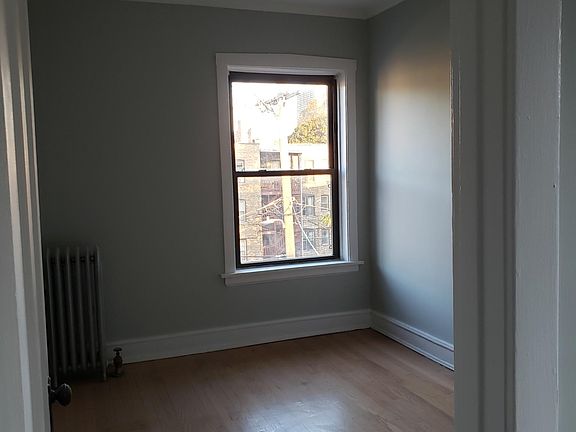 4th image of 6215 N Glenwood Ave APT 1S