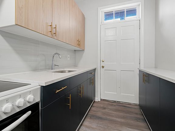 4th image of 833 N Washington St #3