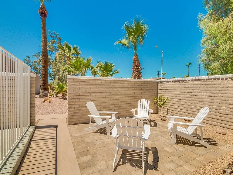 $0 First Month Rent! Remodeled 2 Bed Casita w/ Private Patio, W/D & Pool — Photo 32