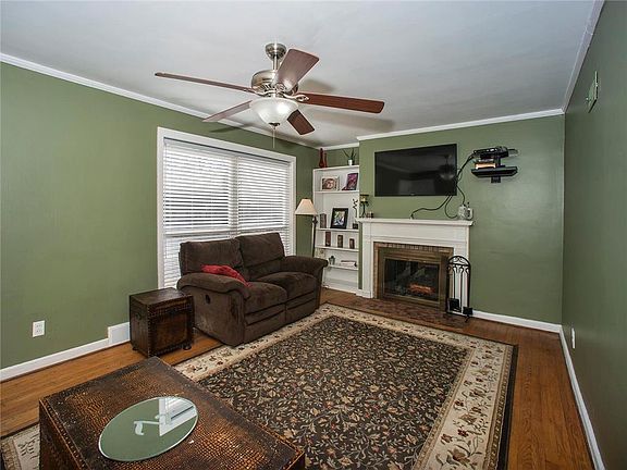 3rd image of 5200 Sycamore Dr