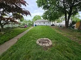 2 bed, 1.0 bath, 914 sqft, $2,000 — Photo 3