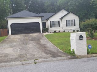 2820 Park Chase Dr, Snellville, GA