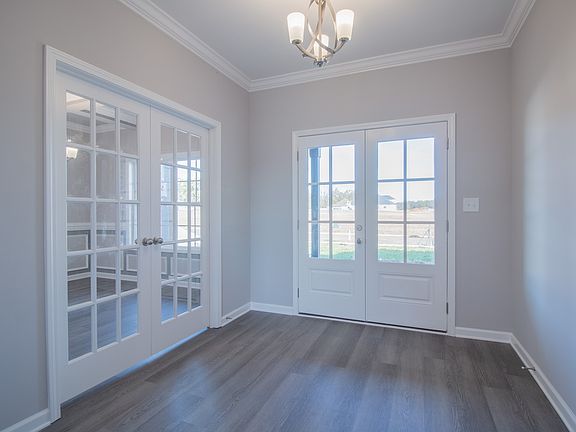 3rd image of 585 Summerfield Lot 585