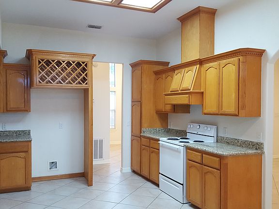 3rd image of 944 Margarita Ln