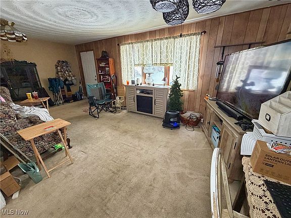 5th image of 47823 Lincoln St