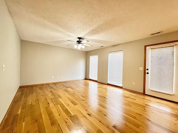 3rd image of 1806 N 177th St