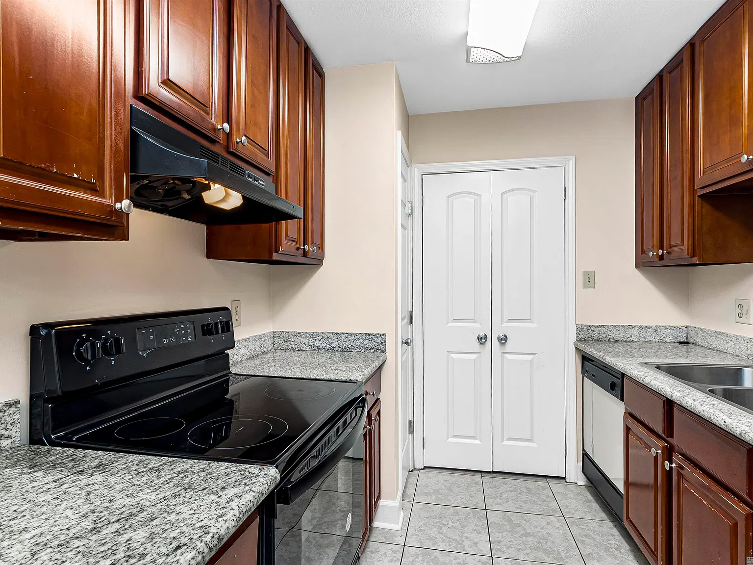 2 bed, 1100 sqft, $900 — Photo 4