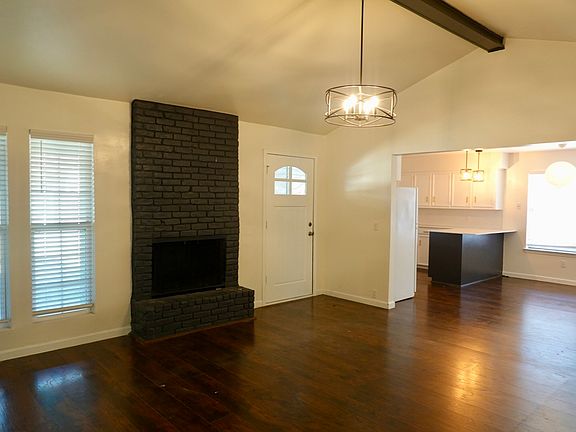 3rd image of 1831 Kensington Dr