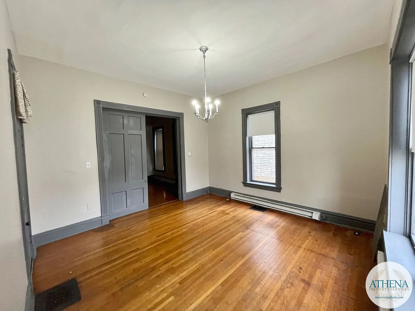 227 N Middle — Photo 4