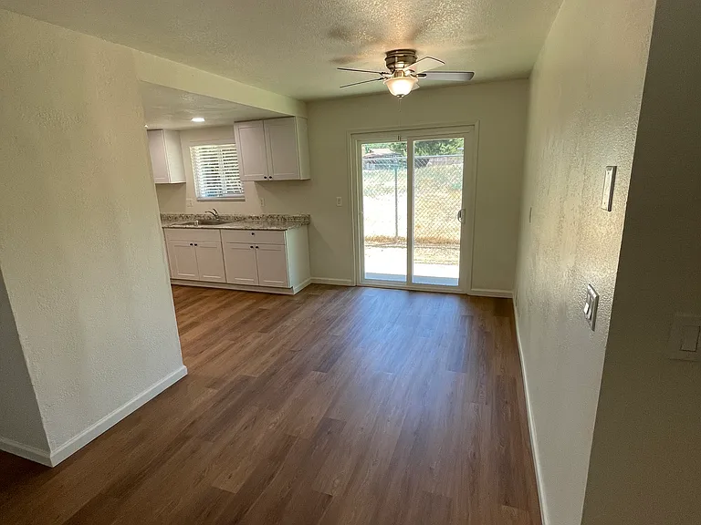 2840 Fulop St #B — Photo 8