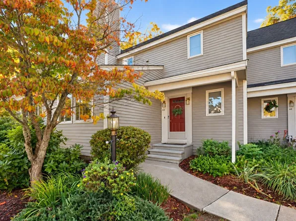 43 Brickett Hill Cir, Haverhill, MA 01830