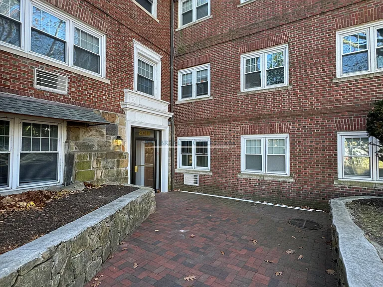 2018 Commonwealth Ave #7 — Photo 2