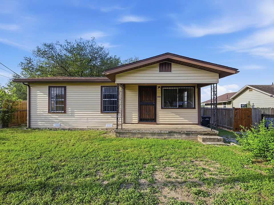 1820 E Highland Blvd