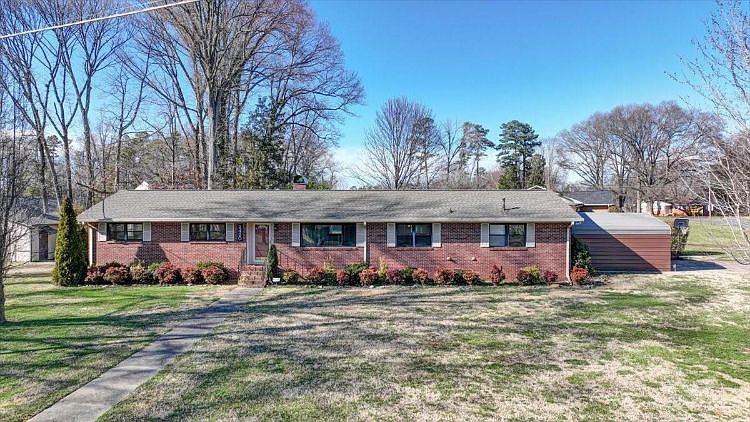 1st image of 2420 Mary Ann Dr