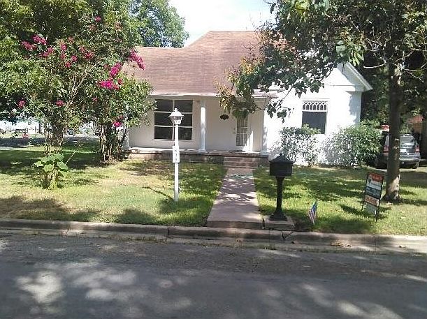 1st image of 606 Short St