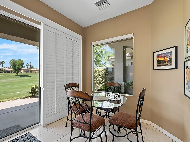 461 Desert Holly Dr — Photo 9