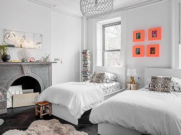 5th image of 477 Waverly Ave #B