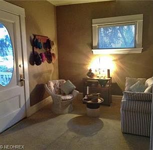 3rd image of 95 Ferncliff Ave