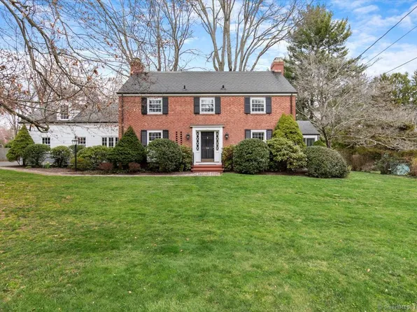 54 Fennbrook Drive, Hamden, CT 06517