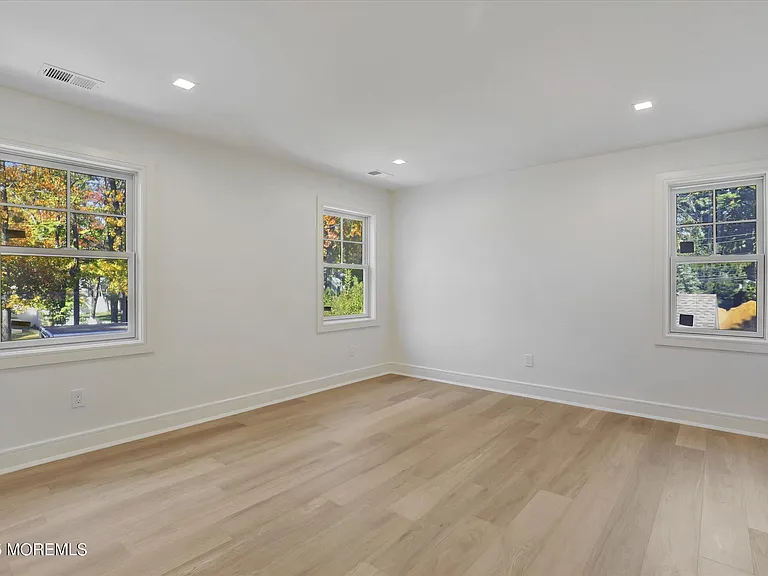 243 Woodcrest Rd — Photo 30