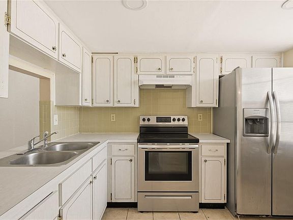 3rd image of 4217 Redcliff Pl #4217