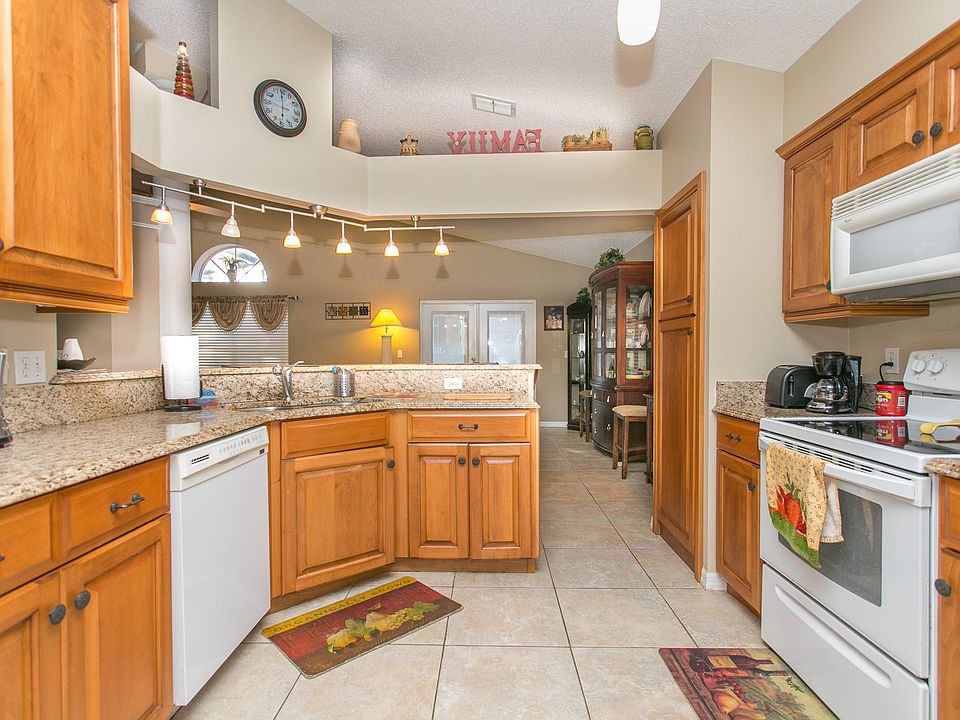 2nd image of 738 Alto Pl