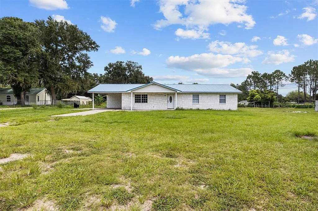 3 bed, 2.0 bath, 1458 sqft, $2,700 — Photo 4